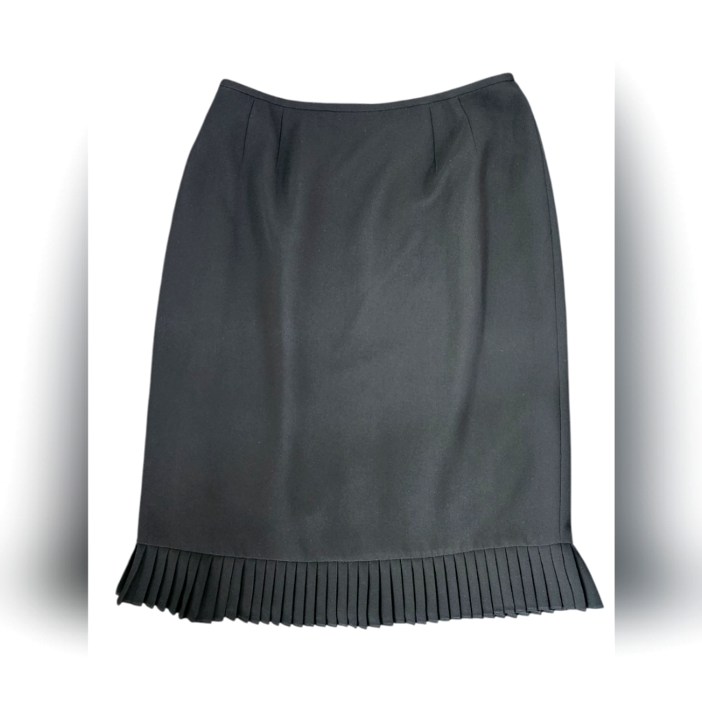 Elegant Black Pleated Skirt